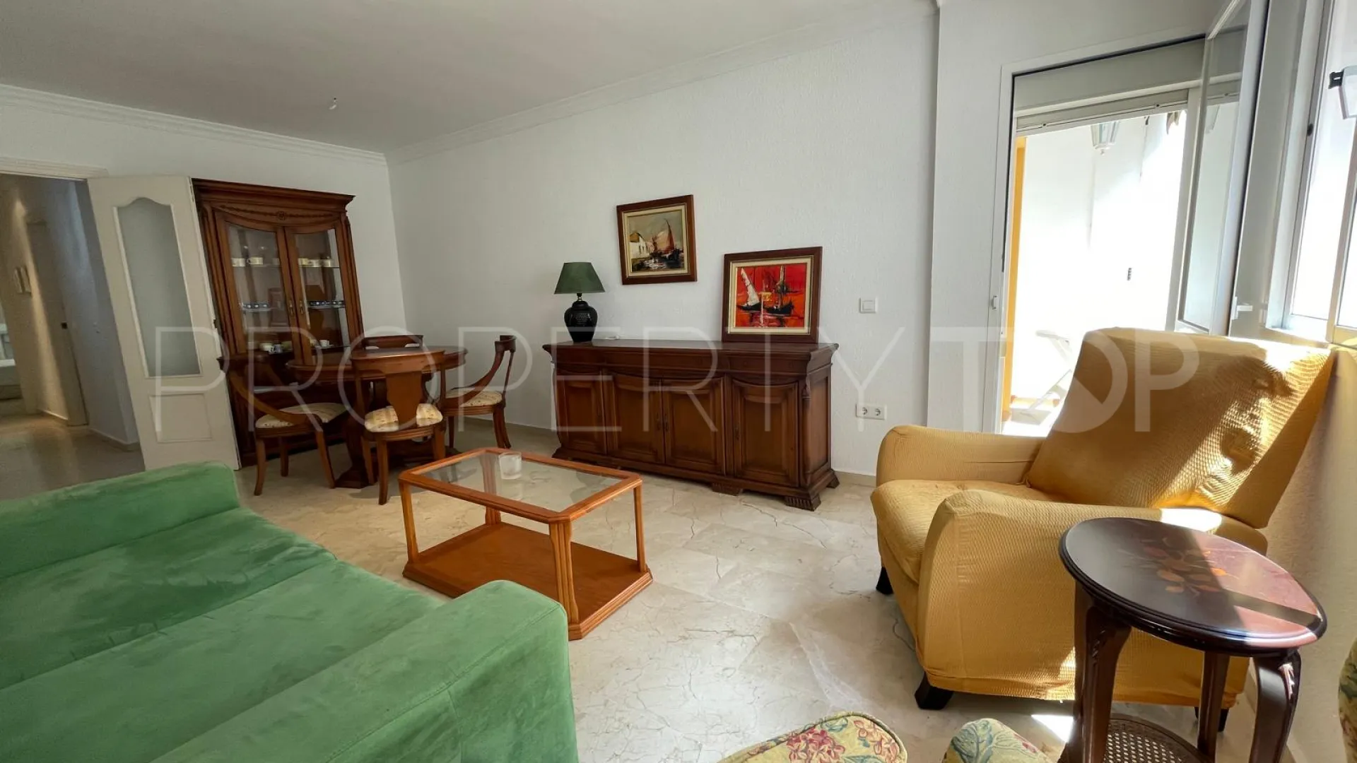 For sale Estepona Centre apartment with 2 bedrooms