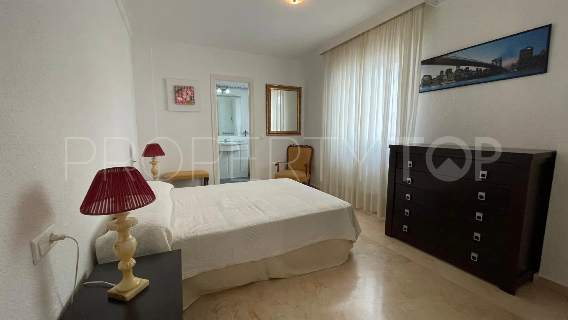 For sale Estepona Centre apartment with 2 bedrooms