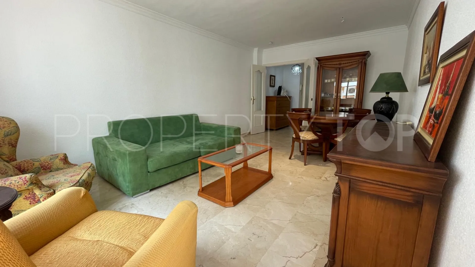For sale Estepona Centre apartment with 2 bedrooms