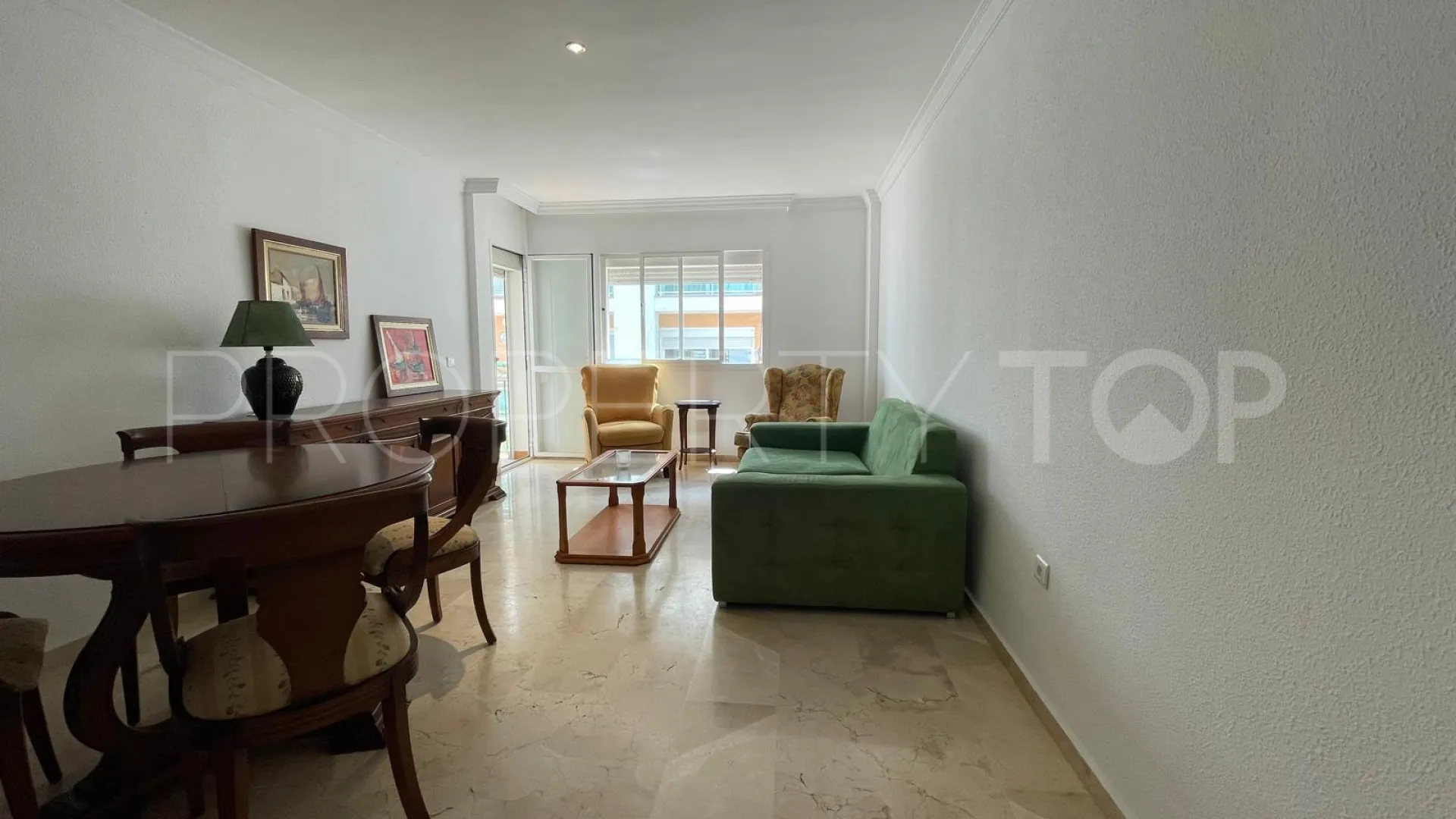 For sale Estepona Centre apartment with 2 bedrooms