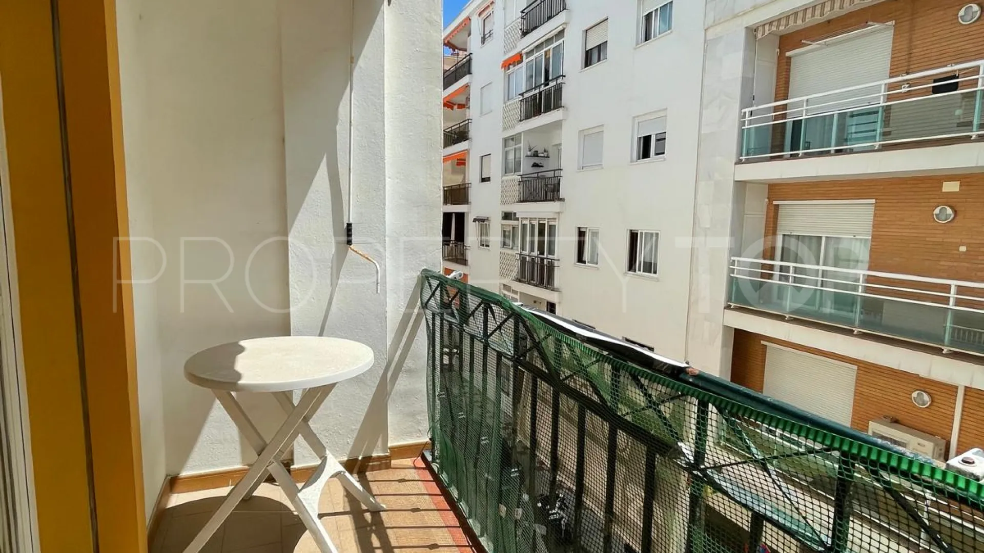 For sale Estepona Centre apartment with 2 bedrooms