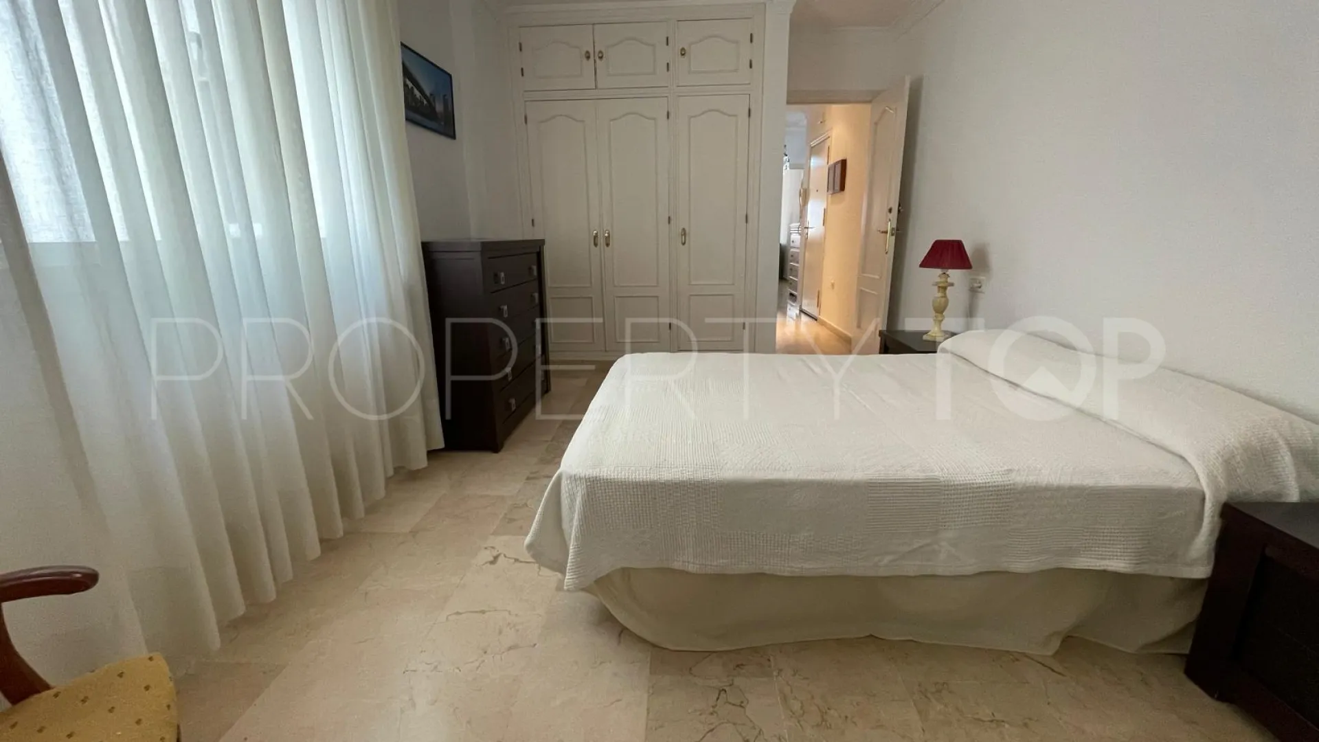 For sale Estepona Centre apartment with 2 bedrooms