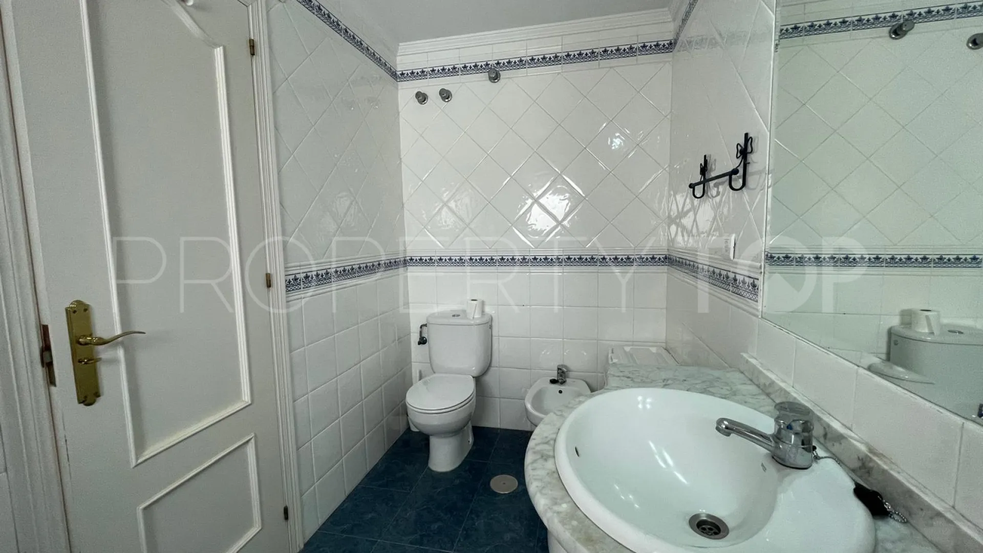 For sale Estepona Centre apartment with 2 bedrooms