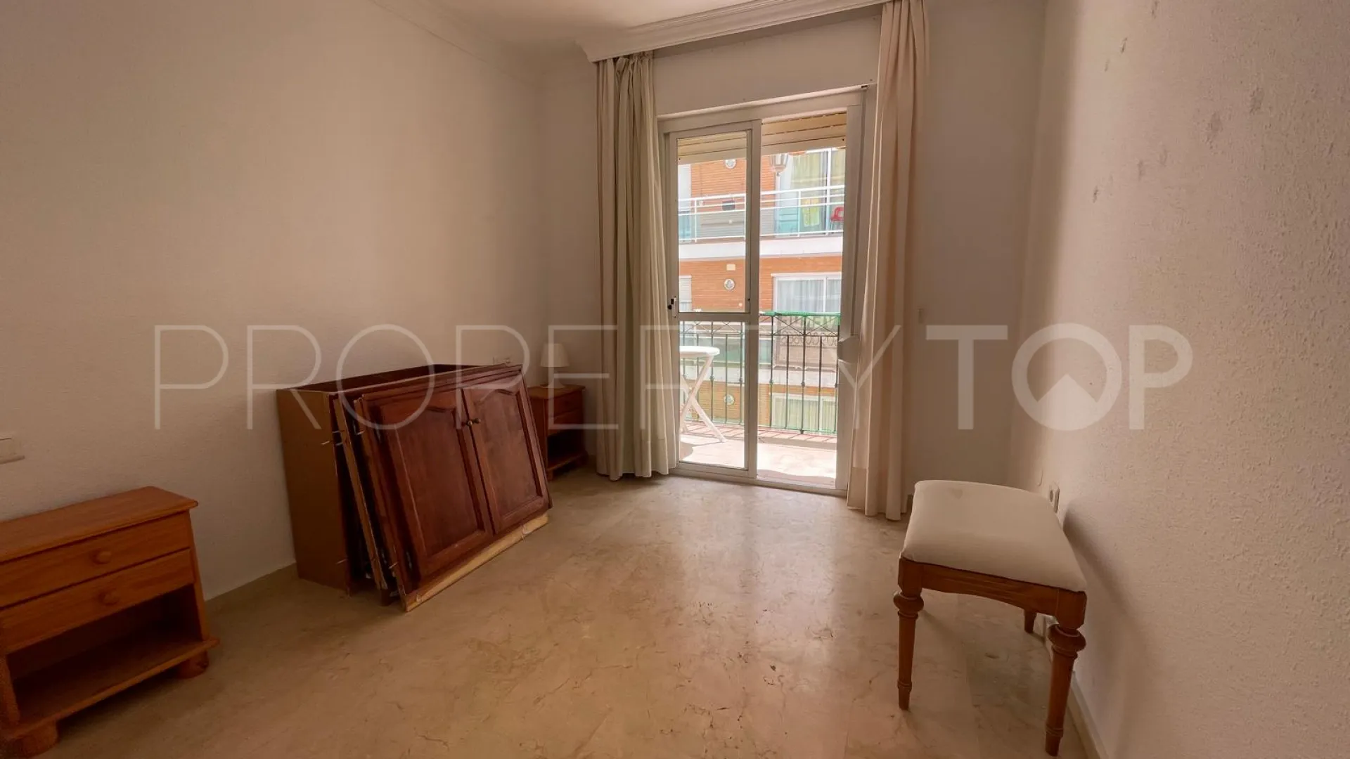For sale Estepona Centre apartment with 2 bedrooms