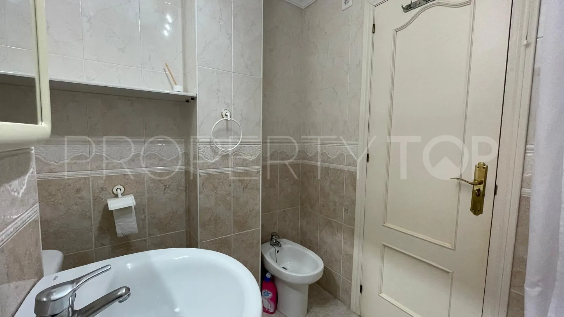 For sale Estepona Centre apartment with 2 bedrooms