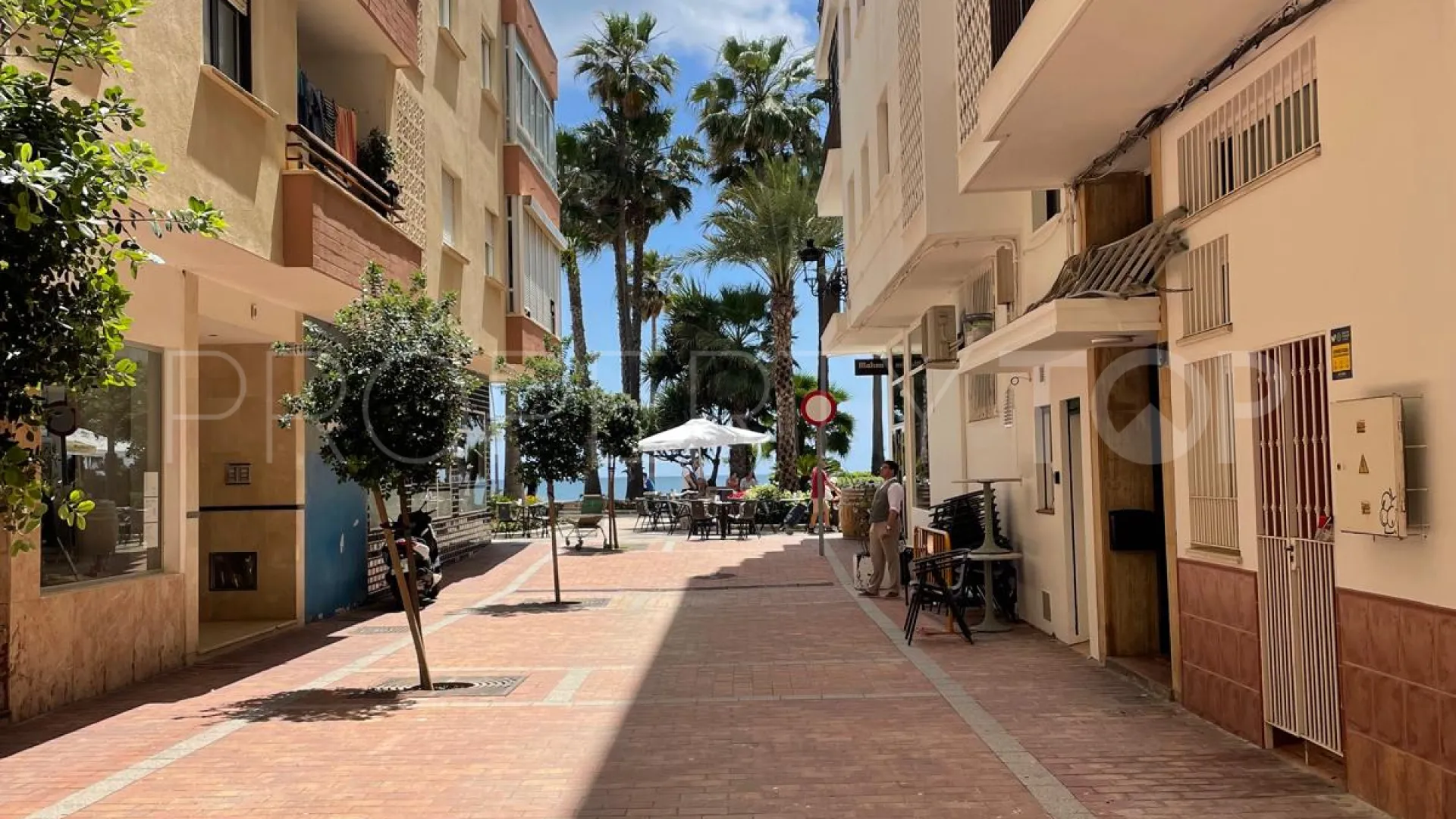 For sale Estepona Centre apartment with 2 bedrooms