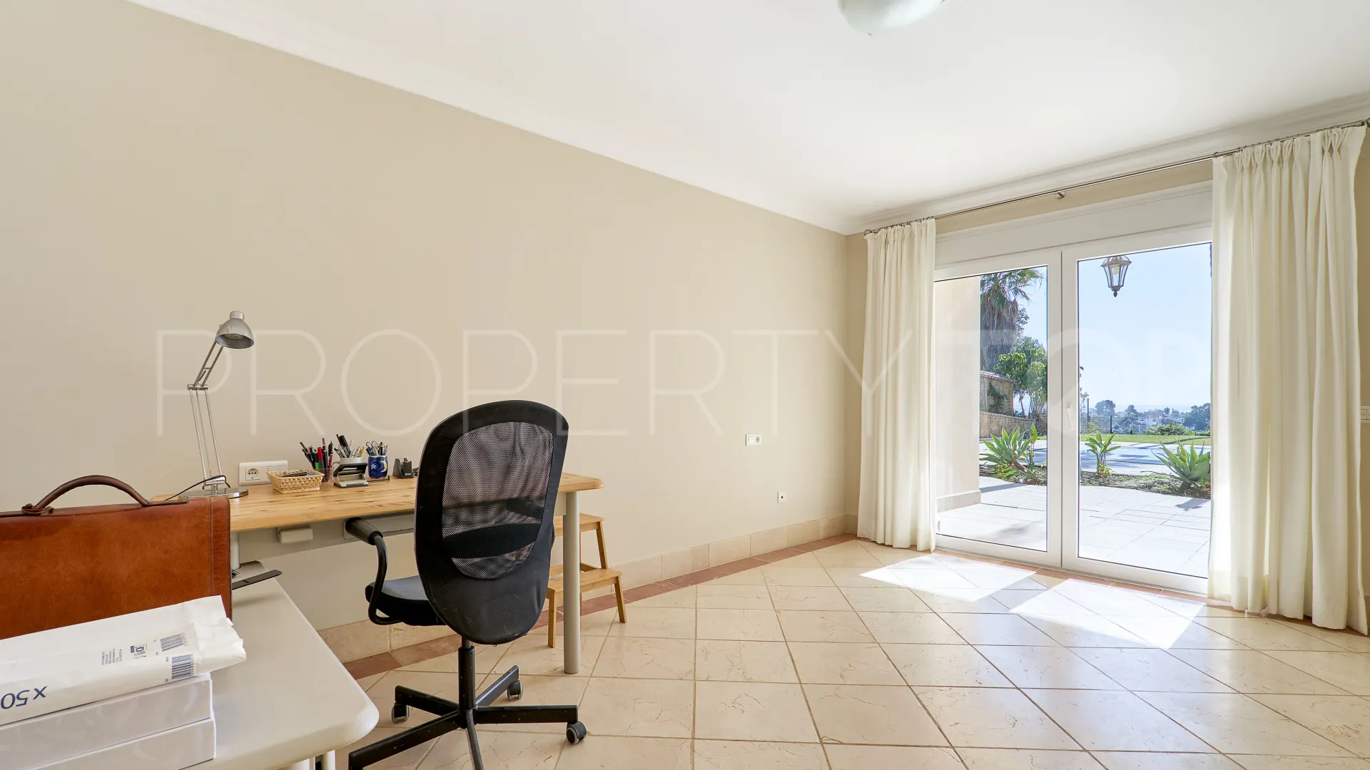 Buy El Padron villa with 4 bedrooms