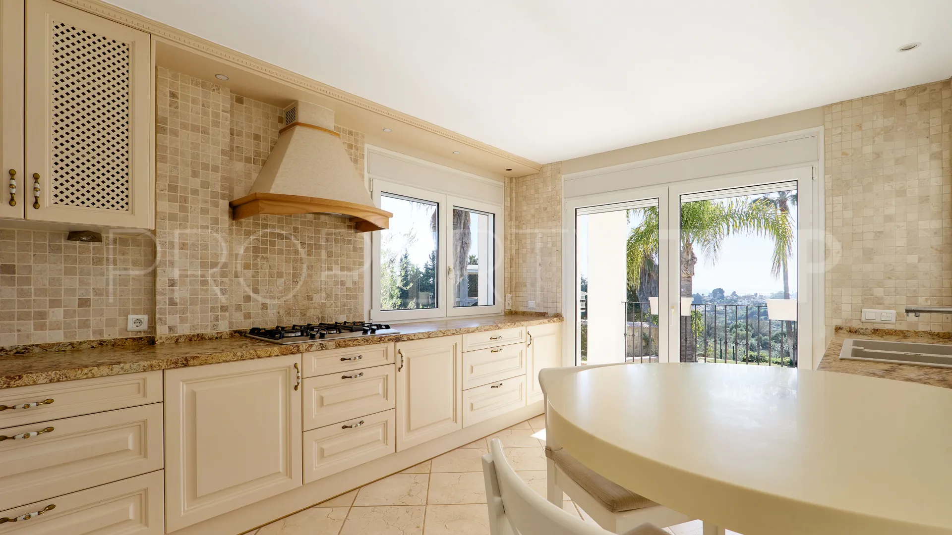 Buy El Padron villa with 4 bedrooms