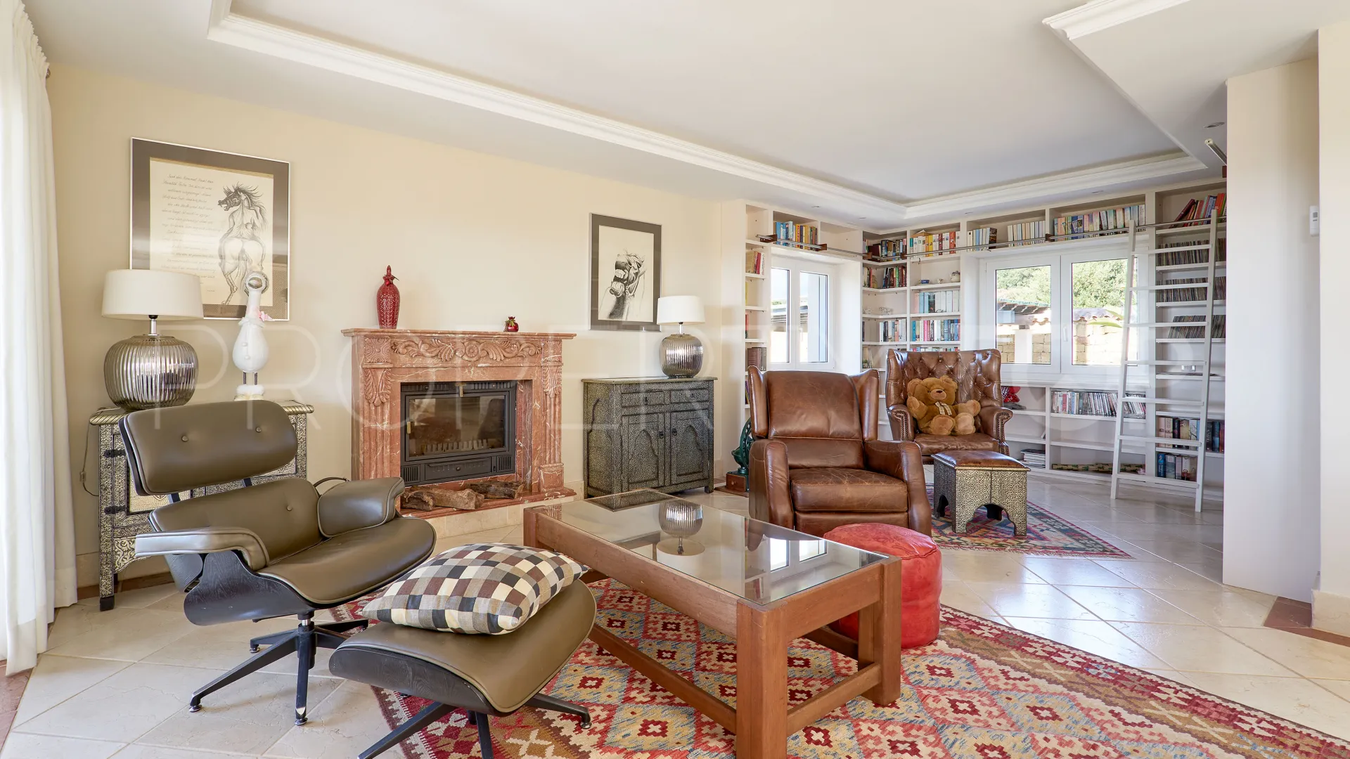Buy El Padron villa with 4 bedrooms