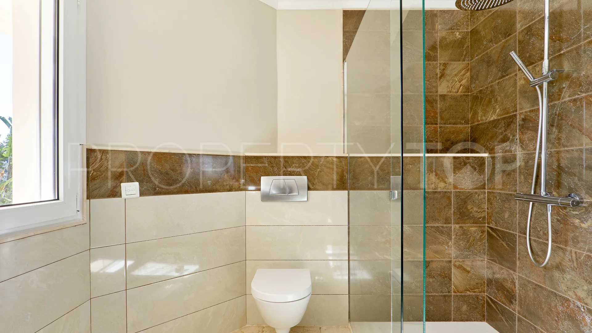 Buy El Padron villa with 4 bedrooms