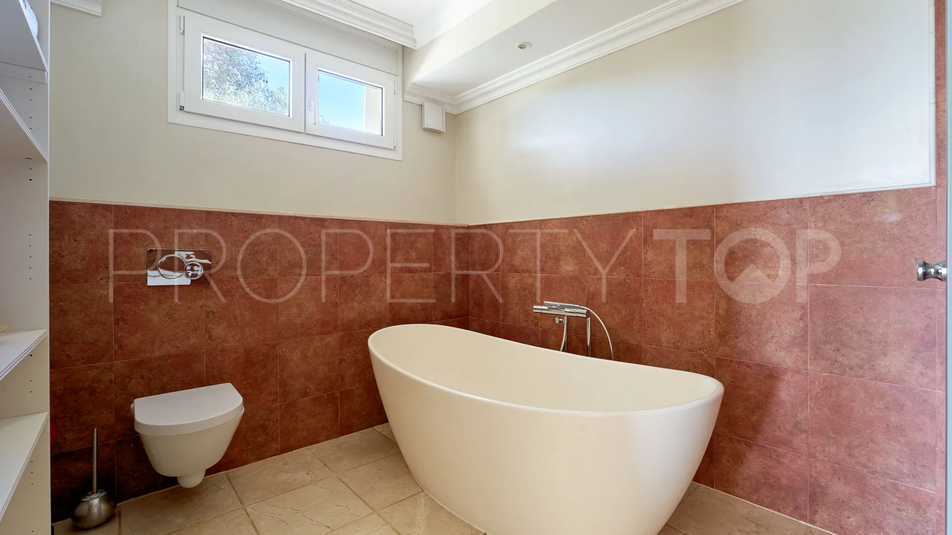 Buy El Padron villa with 4 bedrooms