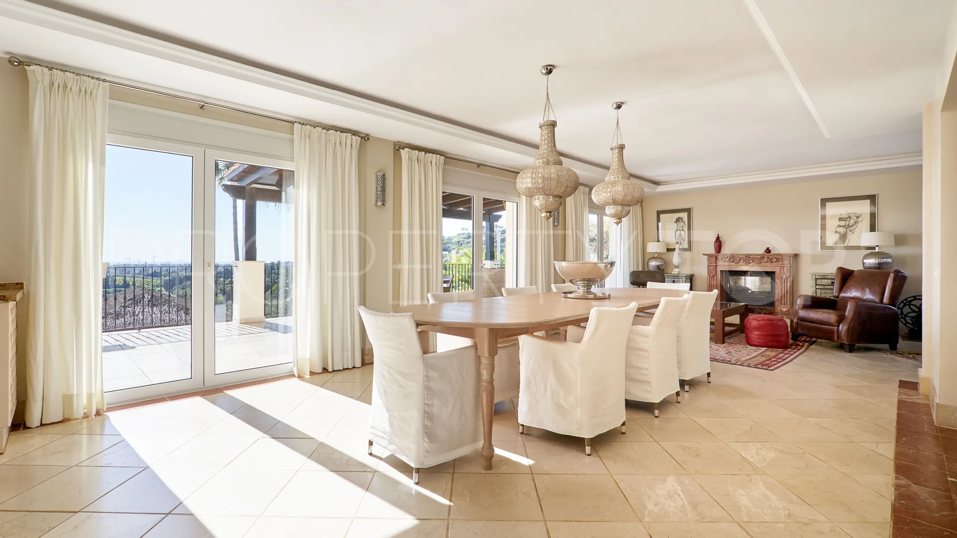 Buy El Padron villa with 4 bedrooms