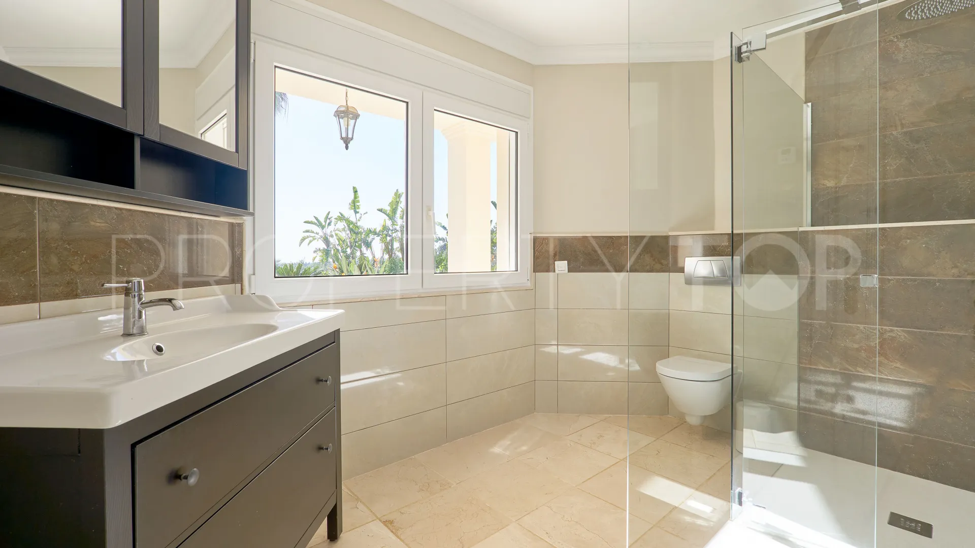 Buy El Padron villa with 4 bedrooms