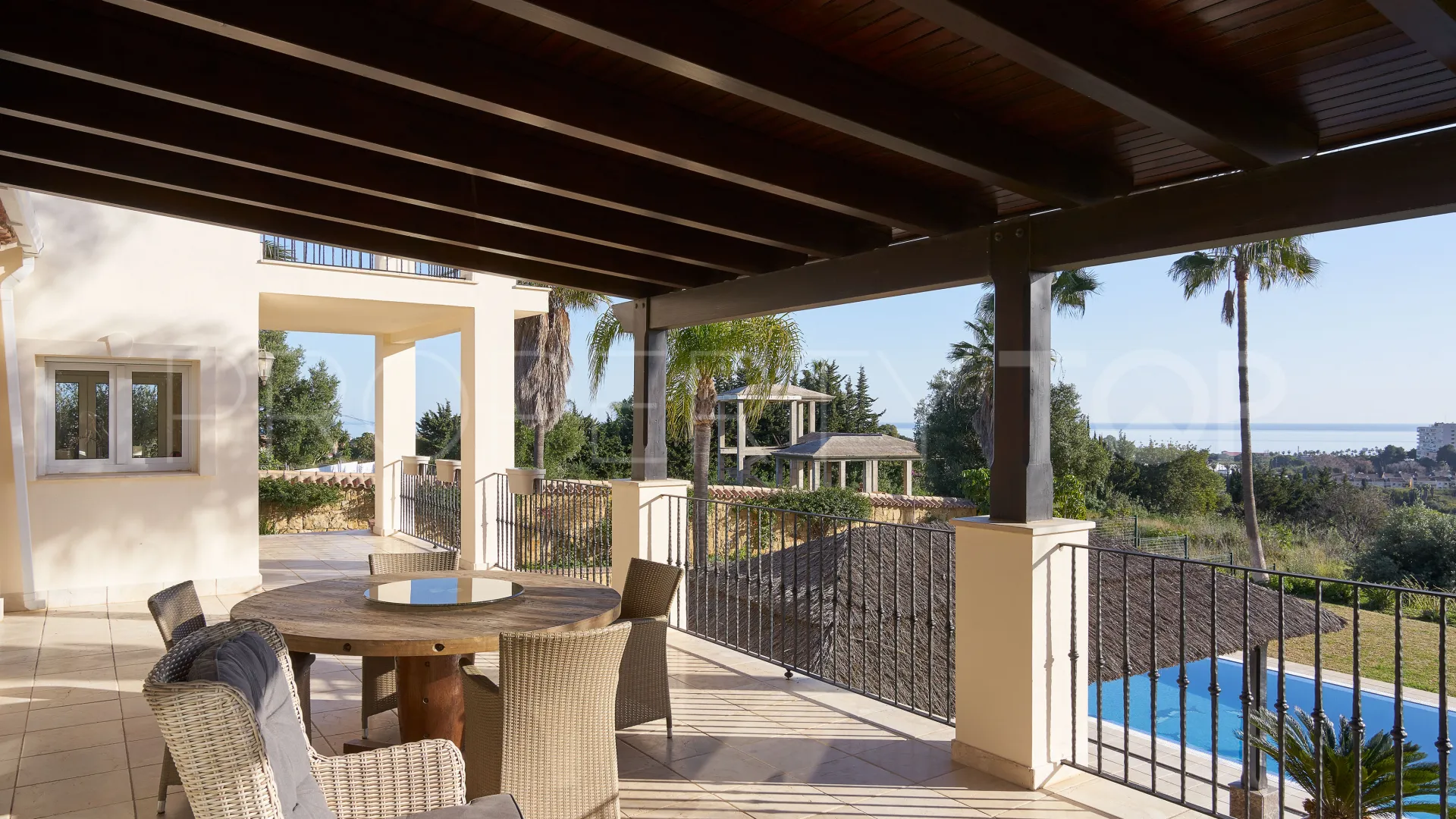 Buy El Padron villa with 4 bedrooms