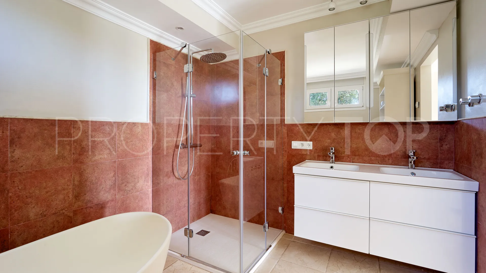 Buy El Padron villa with 4 bedrooms