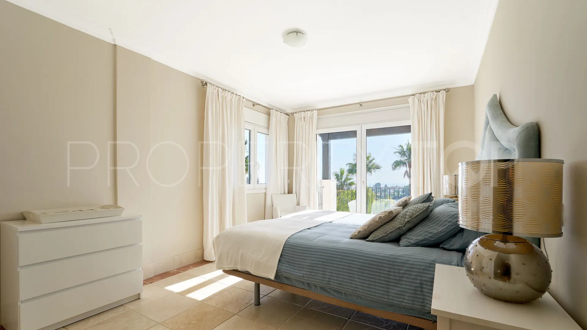 Buy El Padron villa with 4 bedrooms