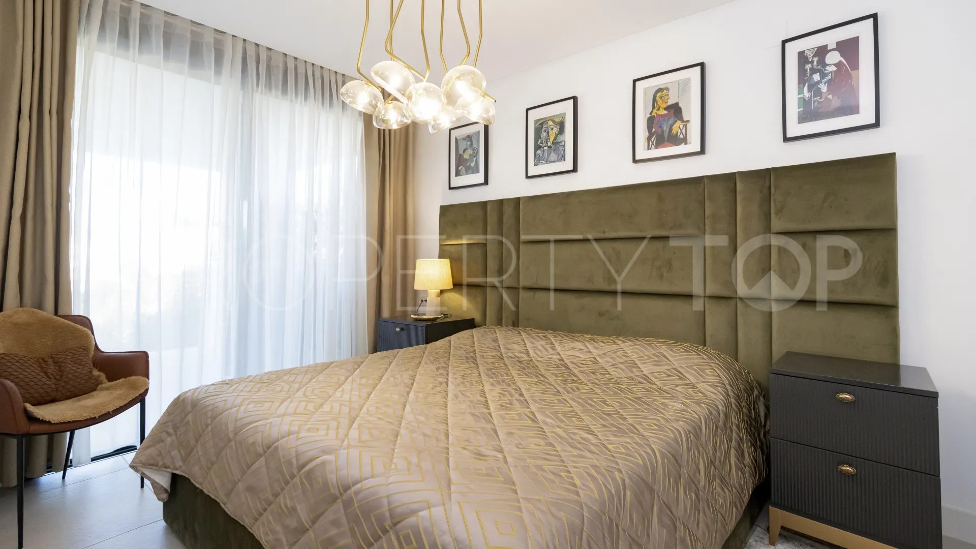 Artola, duplex de 4 dormitorios a la venta