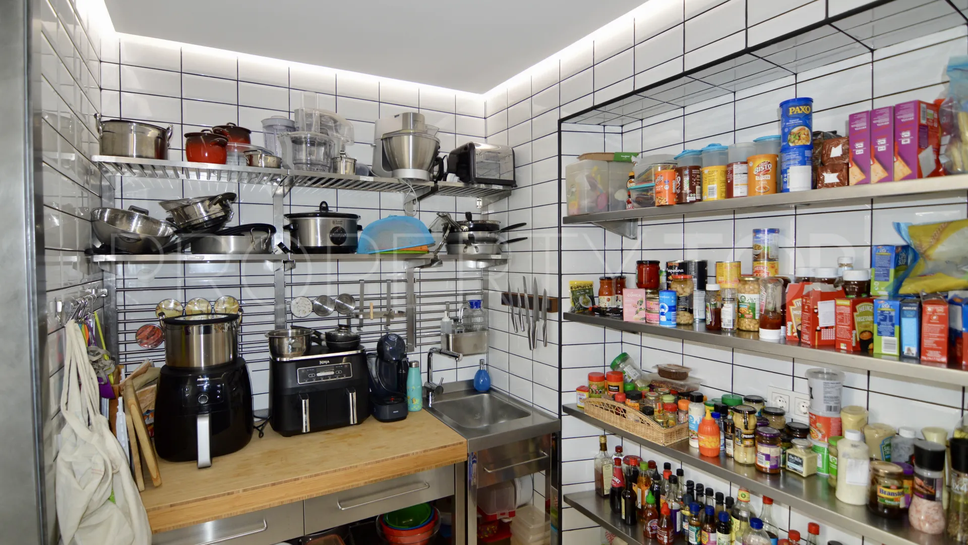 Town house for sale in Estepona Old Town