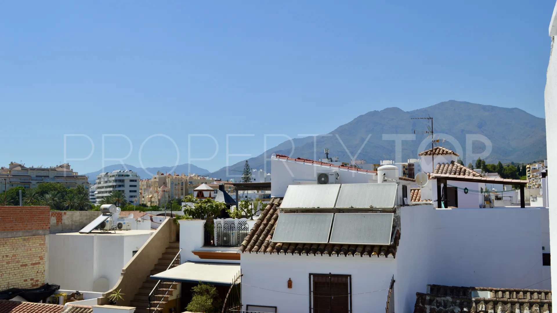 Town house for sale in Estepona Old Town
