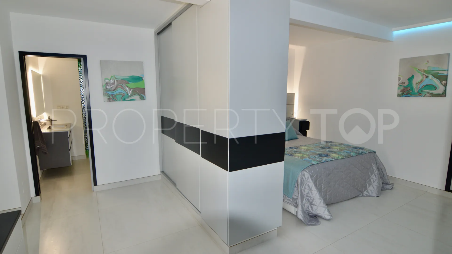 Town house for sale in Estepona Old Town