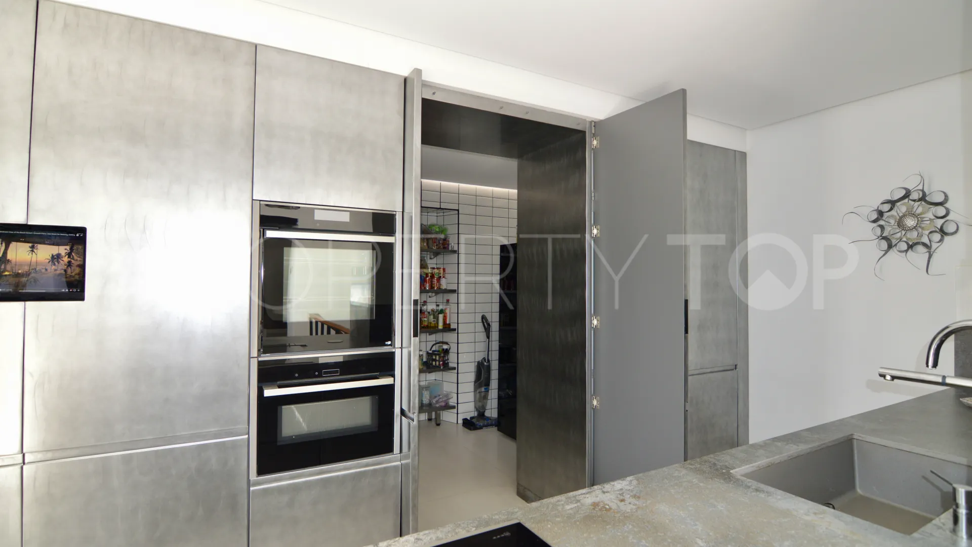 Town house for sale in Estepona Old Town