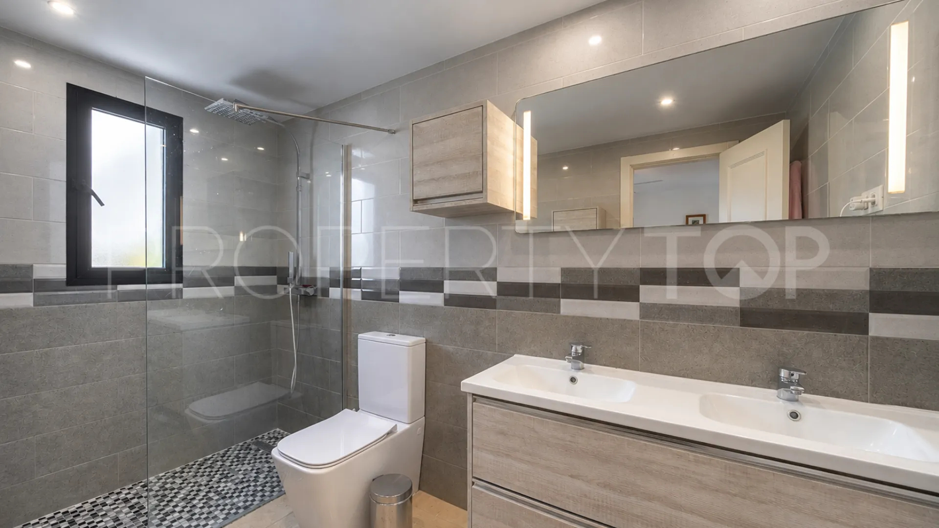 4 bedrooms Linda Vista Baja semi detached house for sale