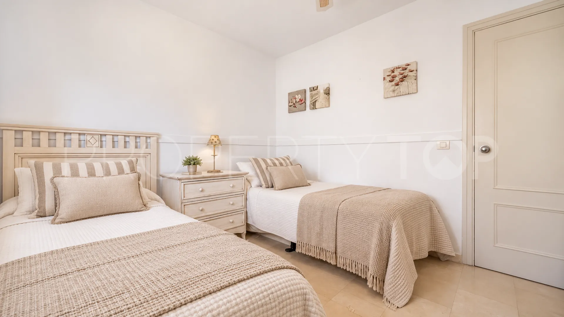 4 bedrooms Linda Vista Baja semi detached house for sale