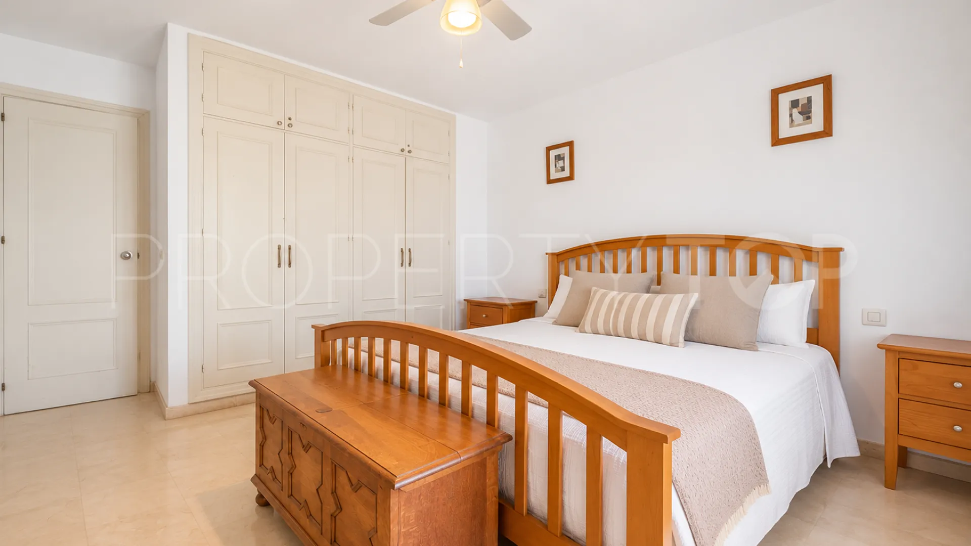 4 bedrooms Linda Vista Baja semi detached house for sale