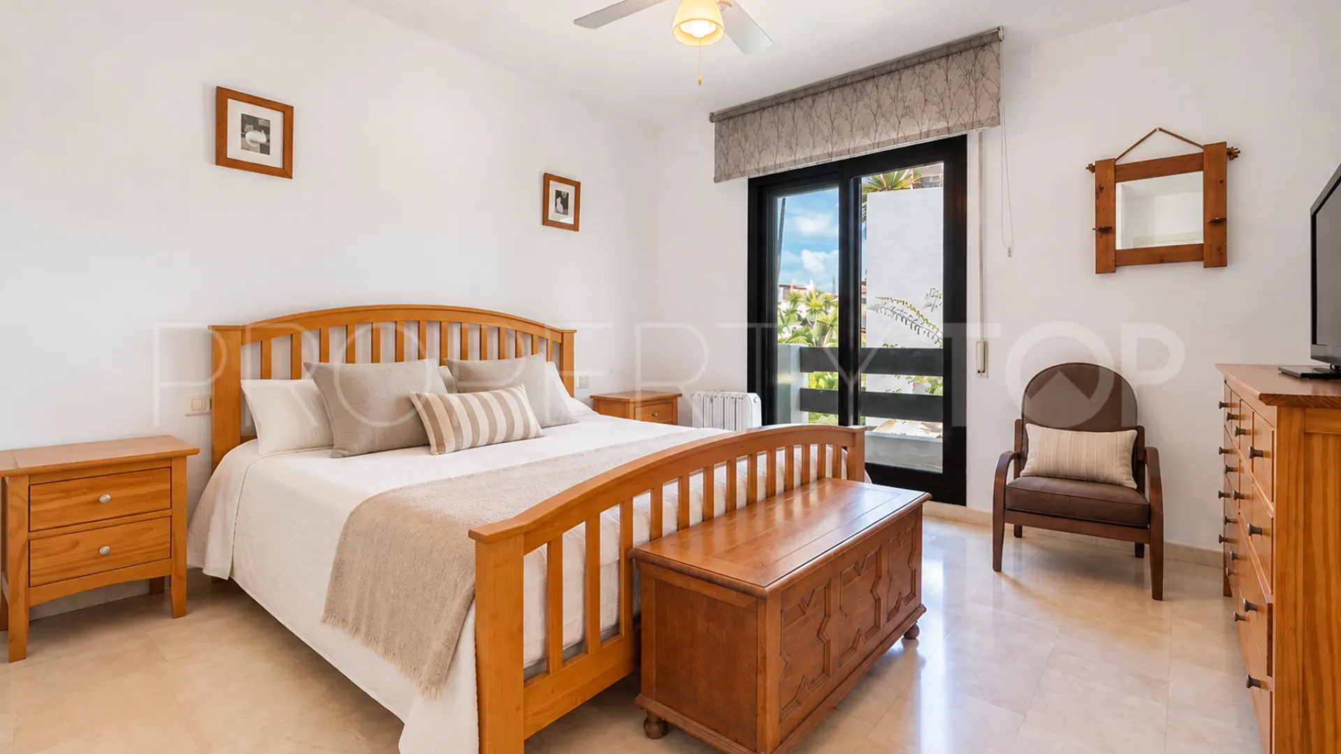 4 bedrooms Linda Vista Baja semi detached house for sale