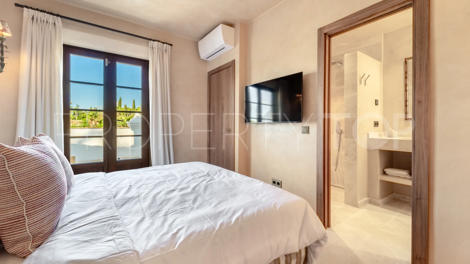 Las Lomas del Marbella Club semi detached house for sale