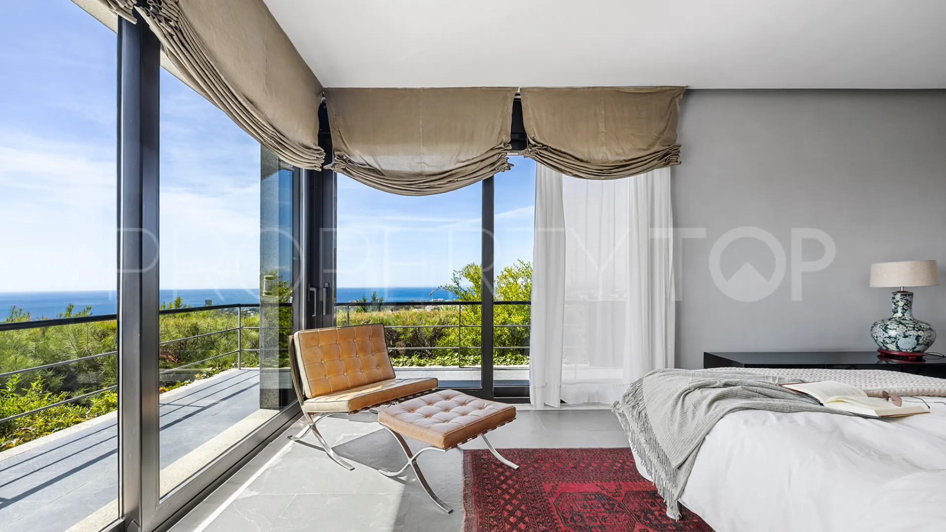 Comprar villa en Los Altos de Marbella de 5 dormitorios