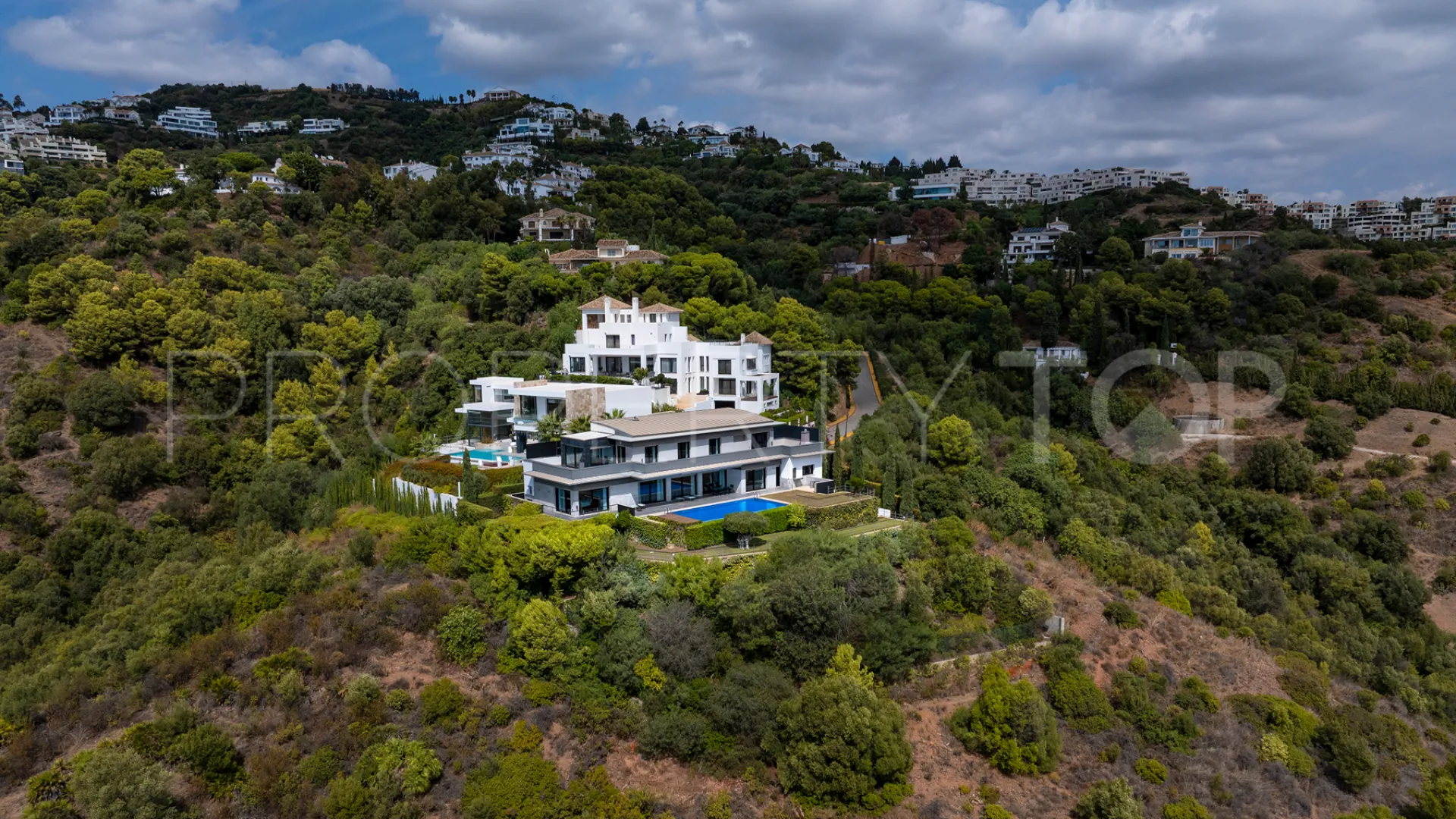 Comprar villa en Los Altos de Marbella de 5 dormitorios