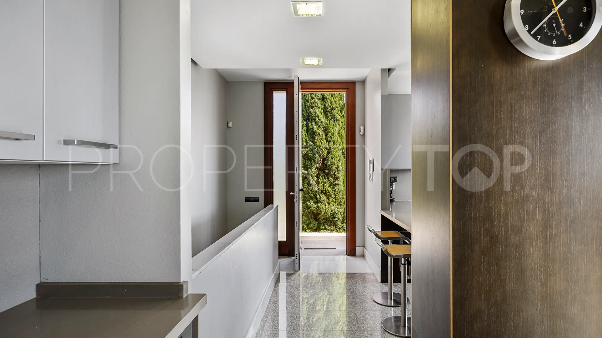 Comprar villa en Los Altos de Marbella de 5 dormitorios