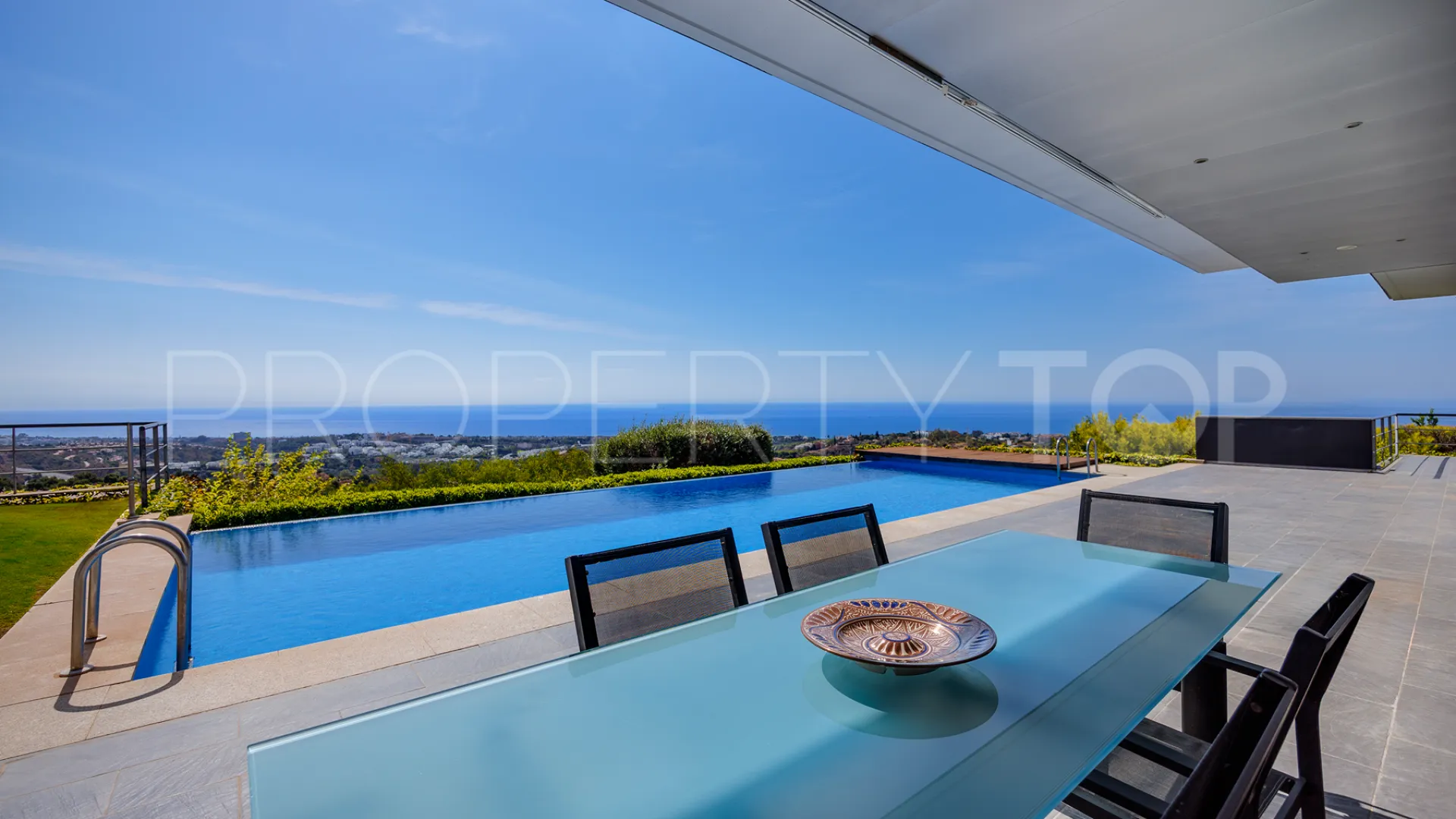 Comprar villa en Los Altos de Marbella de 5 dormitorios