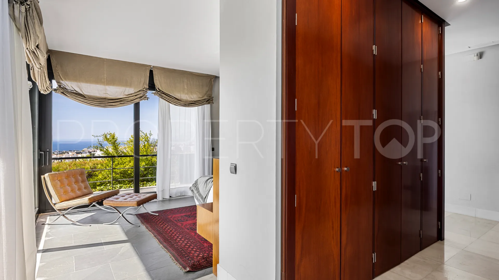 Comprar villa en Los Altos de Marbella de 5 dormitorios