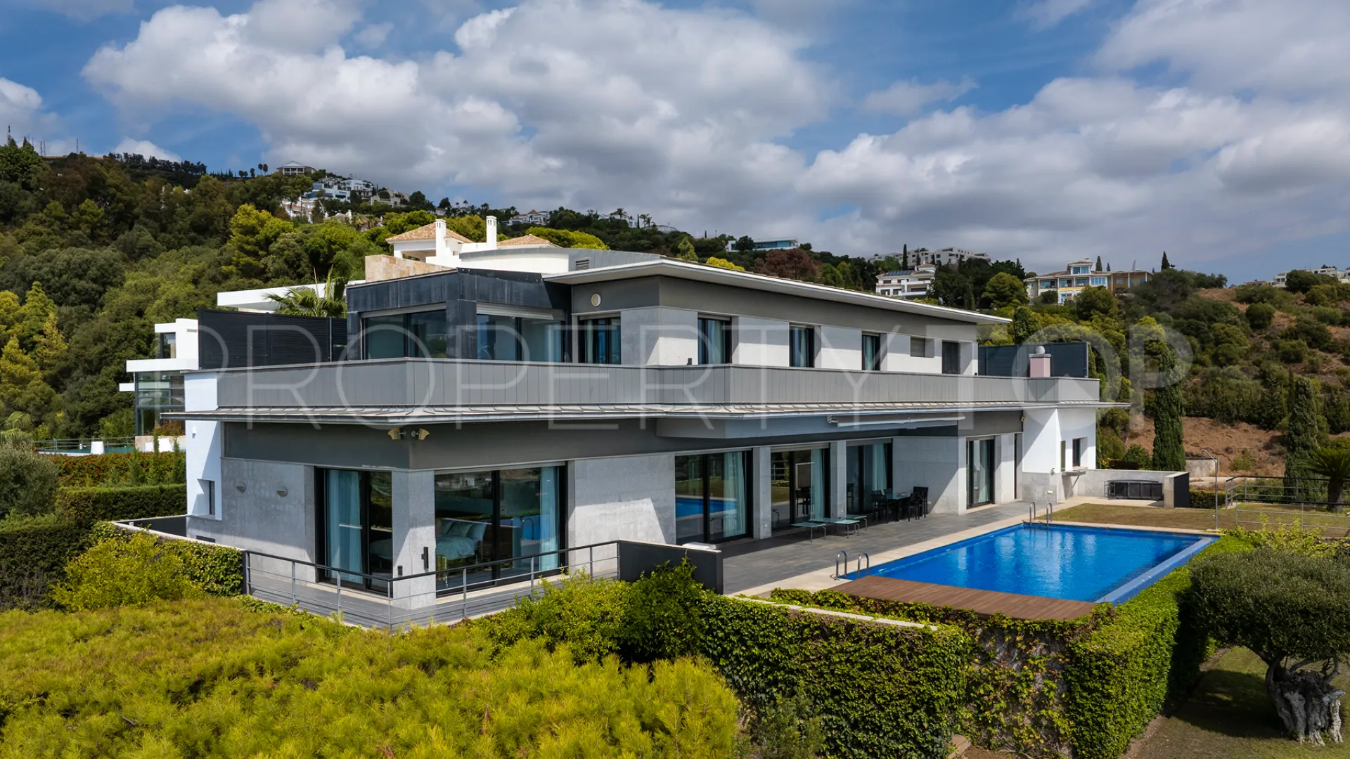 Comprar villa en Los Altos de Marbella de 5 dormitorios