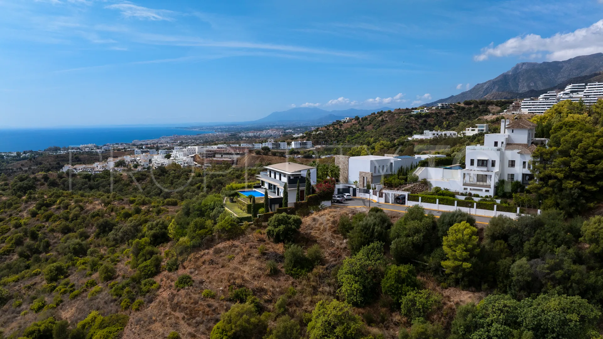 Comprar villa en Los Altos de Marbella de 5 dormitorios