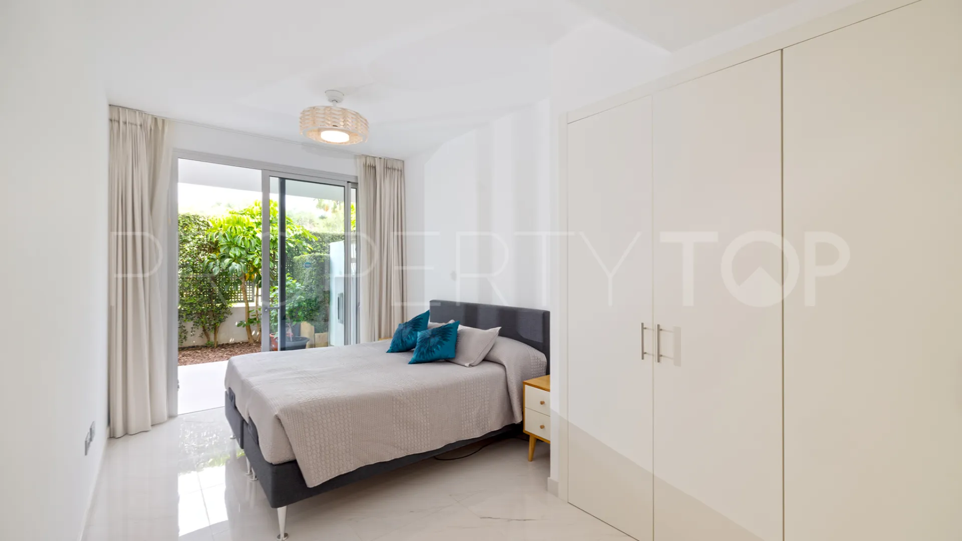 Las Jacarandas, apartamento de 3 dormitorios en venta