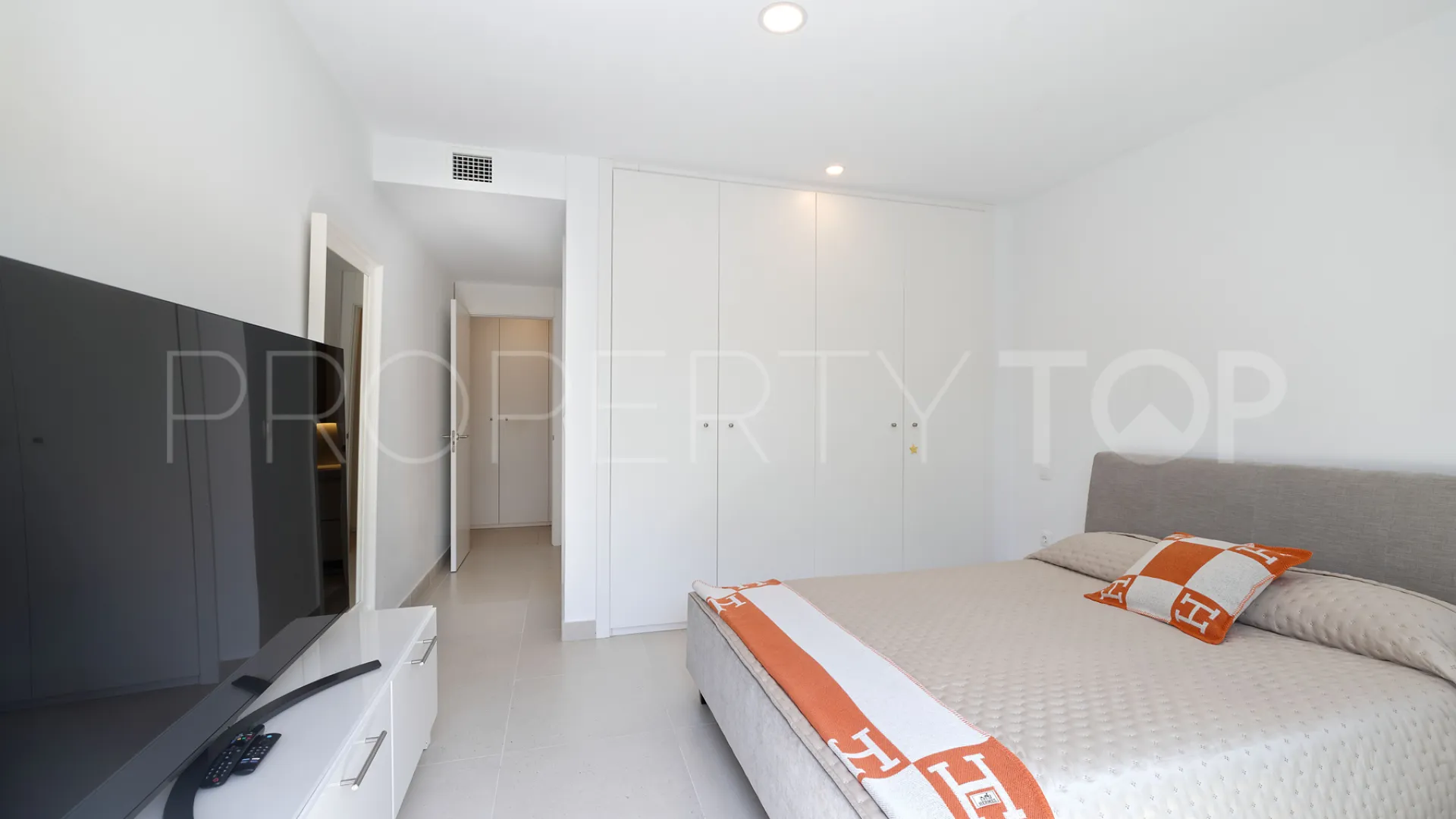 For sale apartment with 3 bedrooms in Sphere