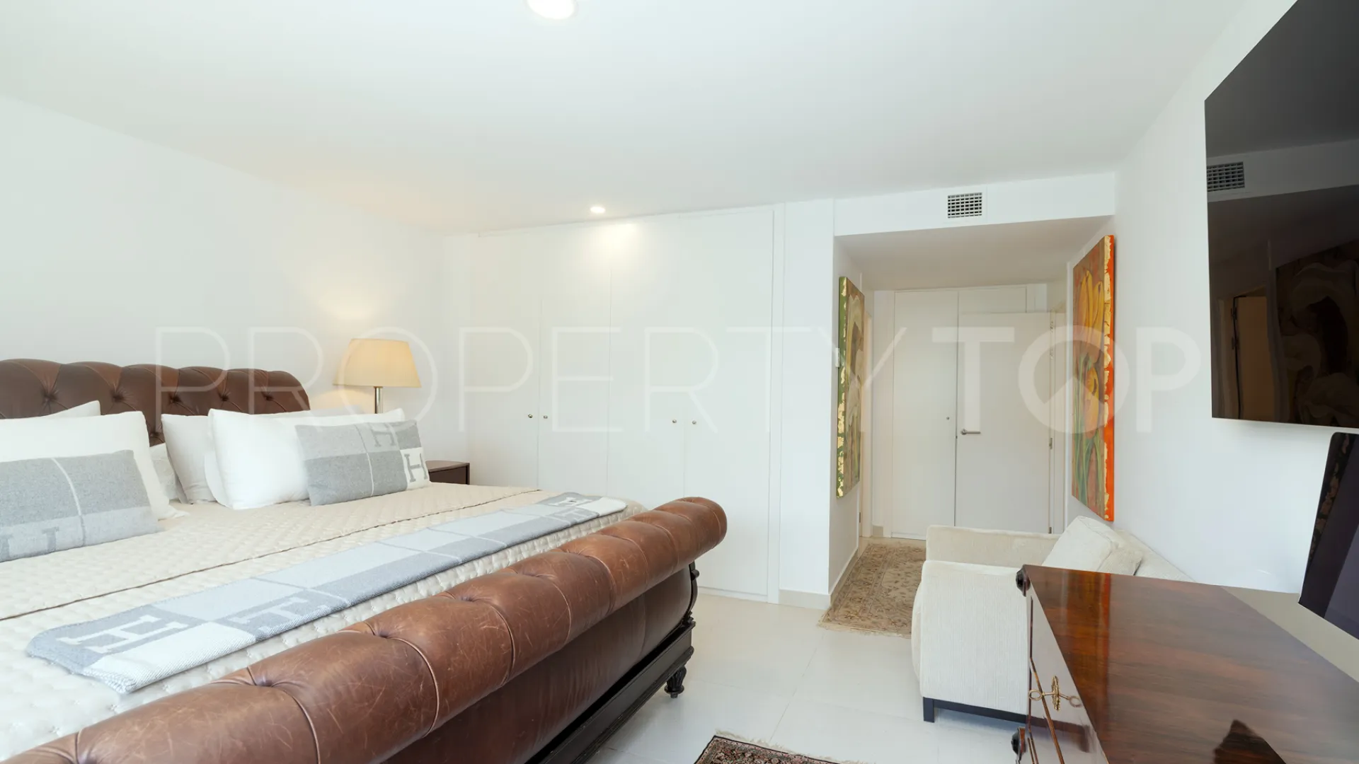For sale apartment with 3 bedrooms in Sphere