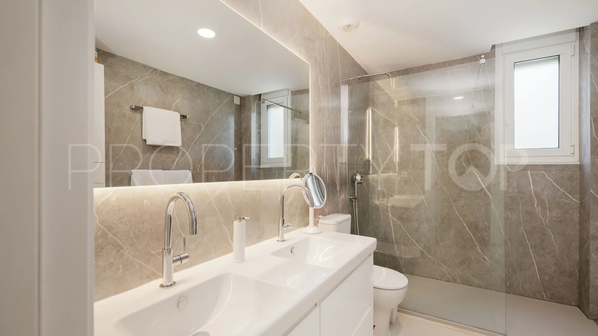 For sale apartment with 3 bedrooms in Sphere