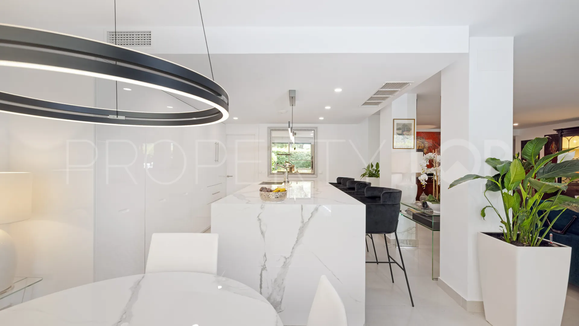 For sale apartment with 3 bedrooms in Sphere