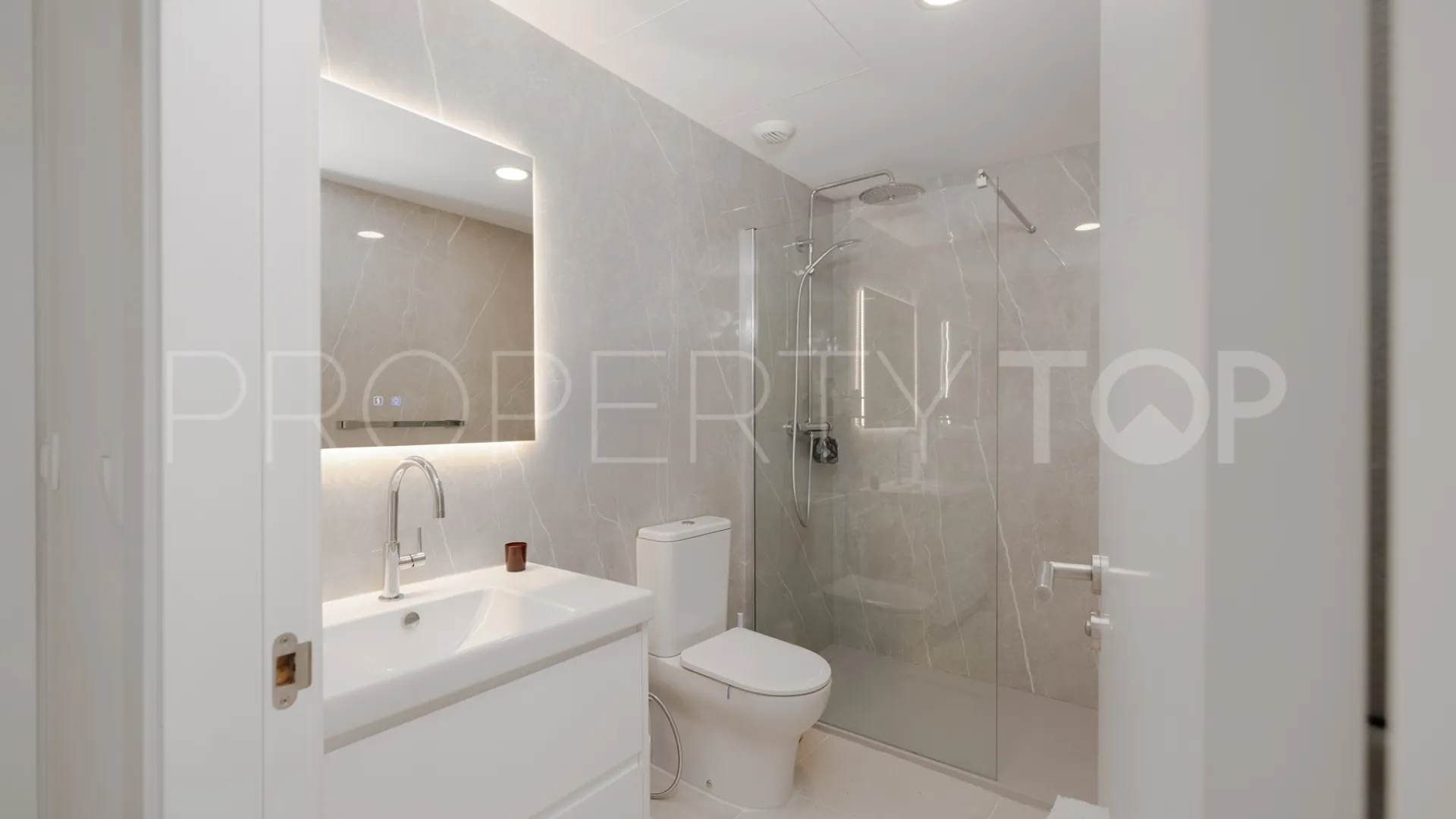 For sale apartment with 3 bedrooms in Sphere