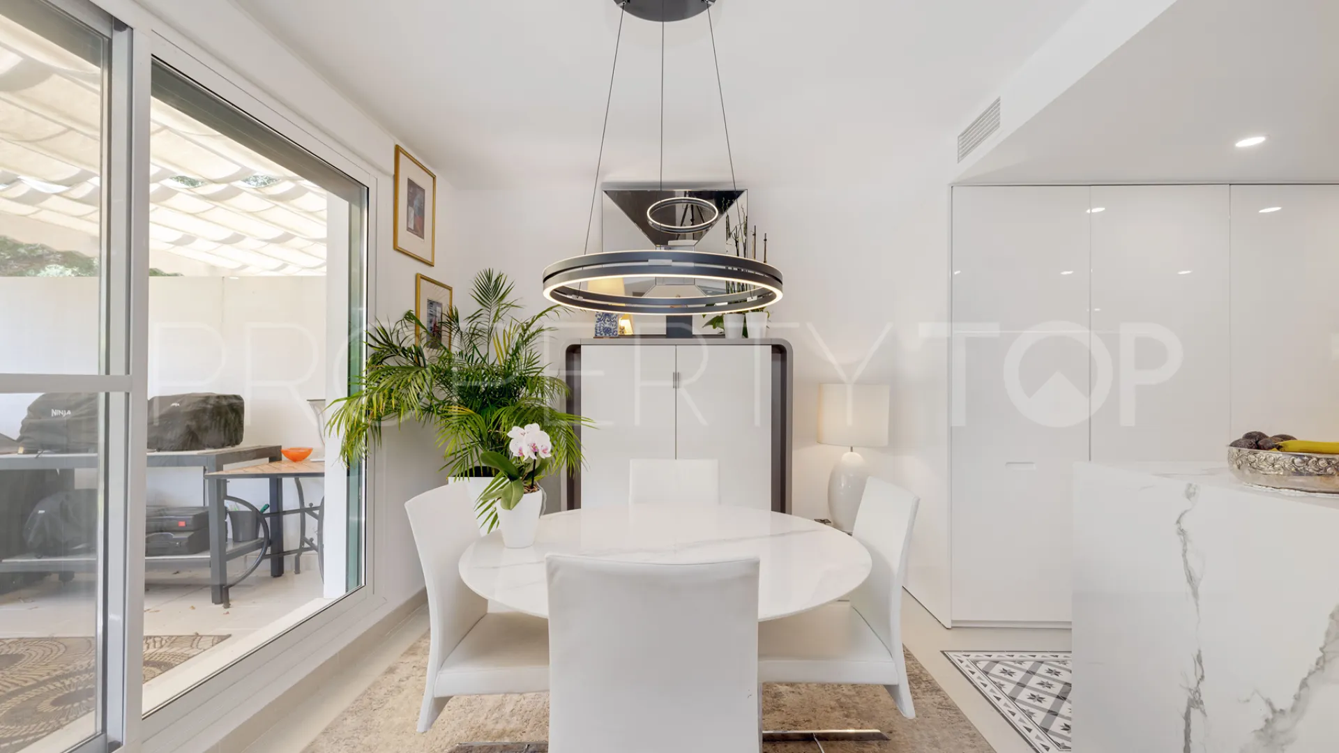 For sale apartment with 3 bedrooms in Sphere