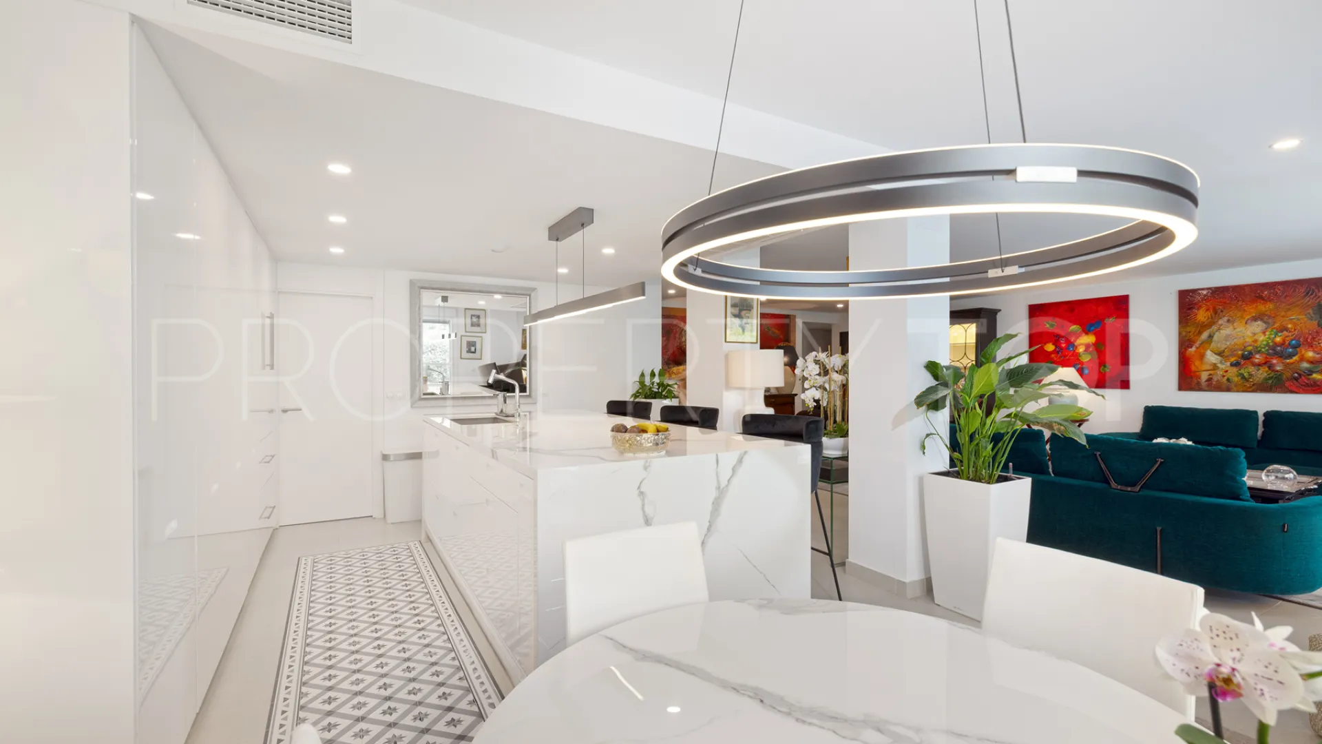 For sale apartment with 3 bedrooms in Sphere