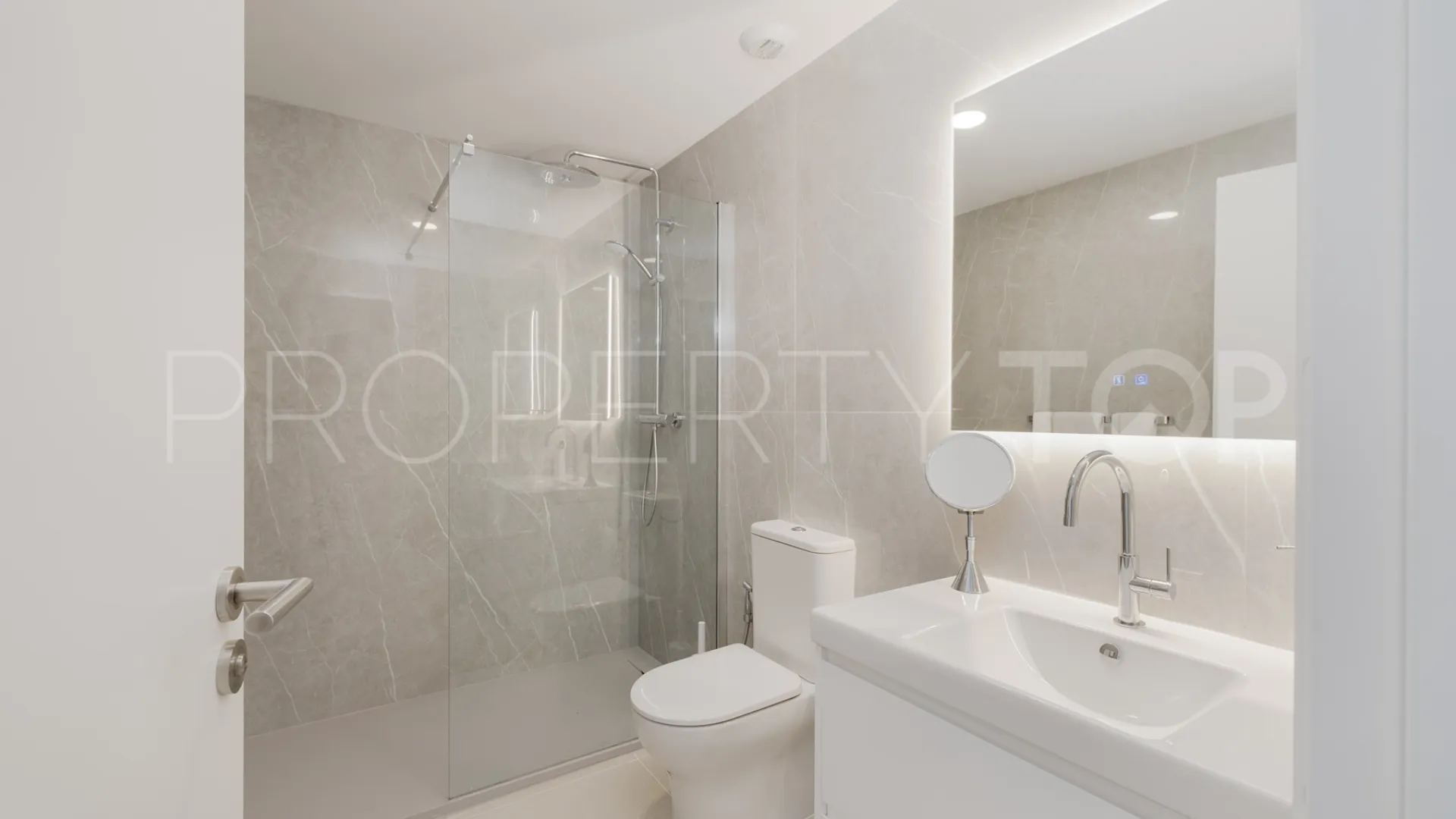 For sale apartment with 3 bedrooms in Sphere