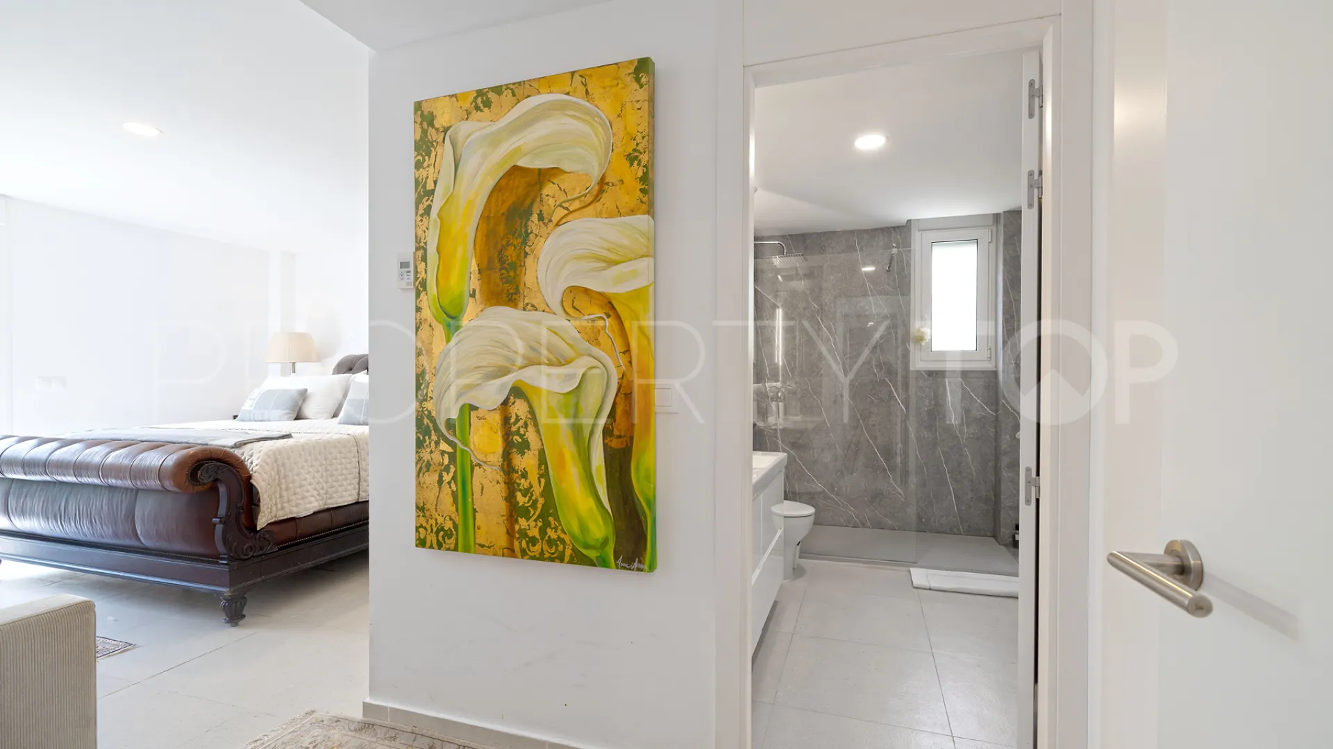 For sale apartment with 3 bedrooms in Sphere