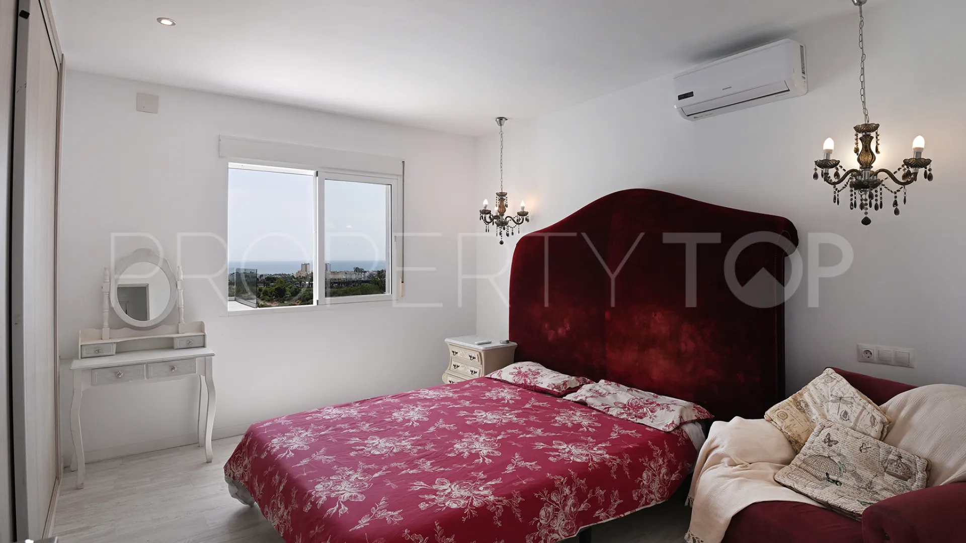 Buy villa in Cortijo de Maza - El Olivar with 4 bedrooms