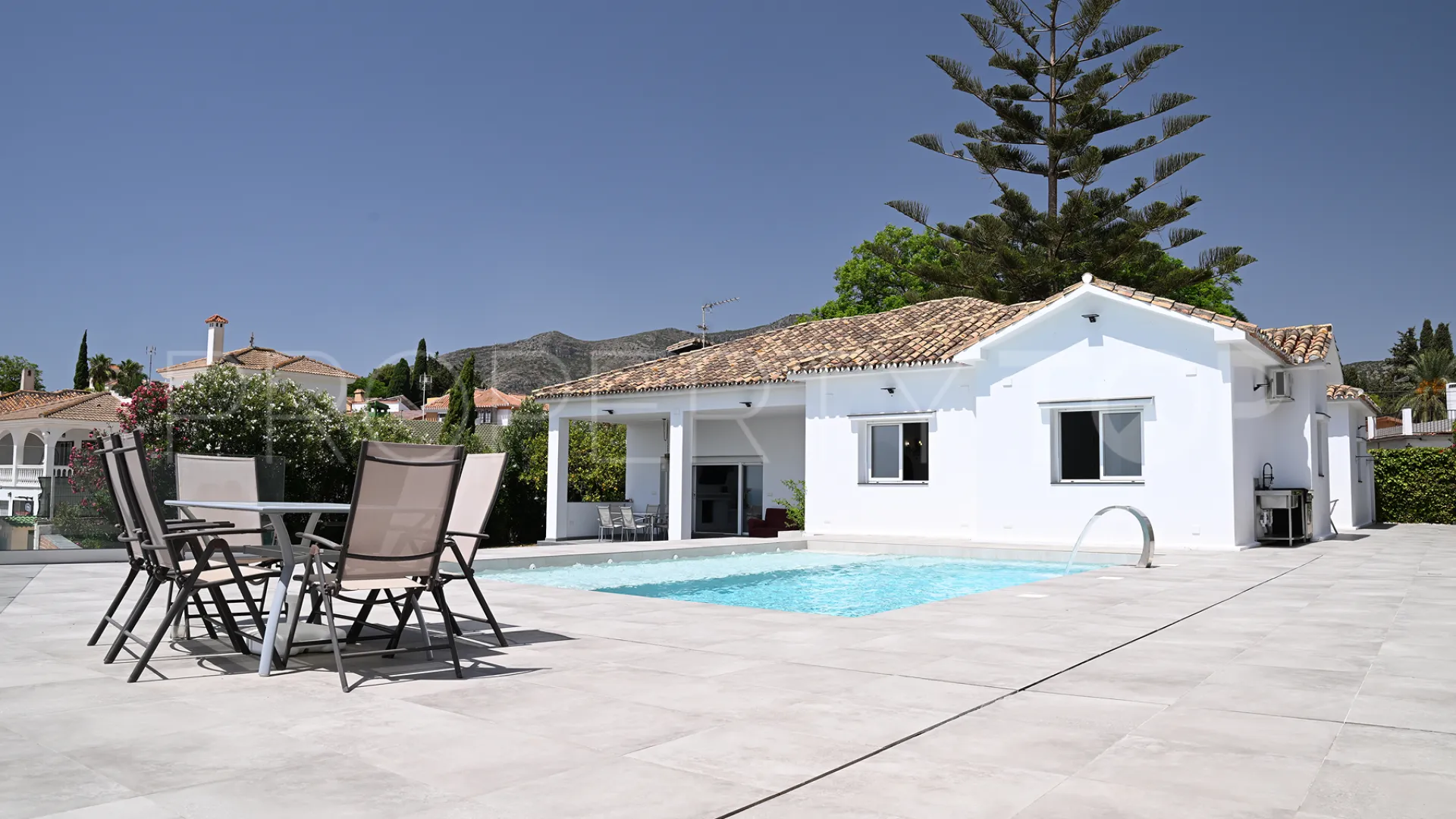 Buy villa in Cortijo de Maza - El Olivar with 4 bedrooms