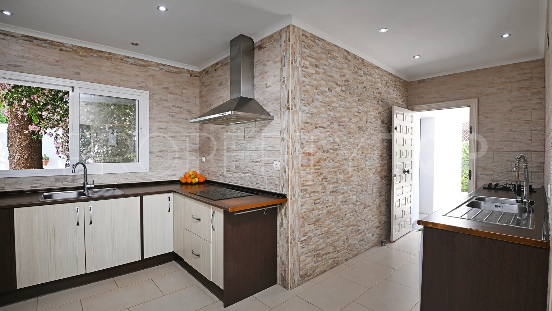 Buy villa in Cortijo de Maza - El Olivar with 4 bedrooms